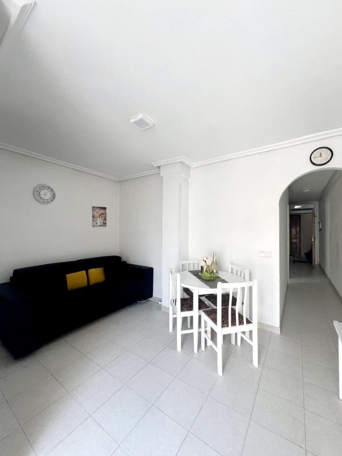 Holiday Apartment Torrevieja Exterior photo